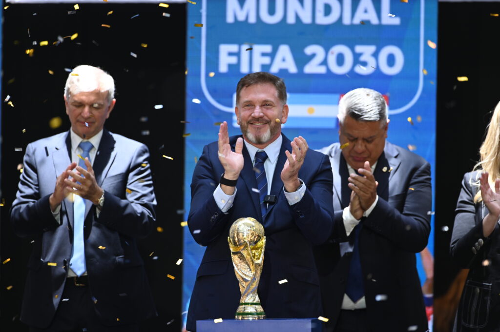 UEFA se opone a la propuesta de un Mundial 2030 con 64 selecciones