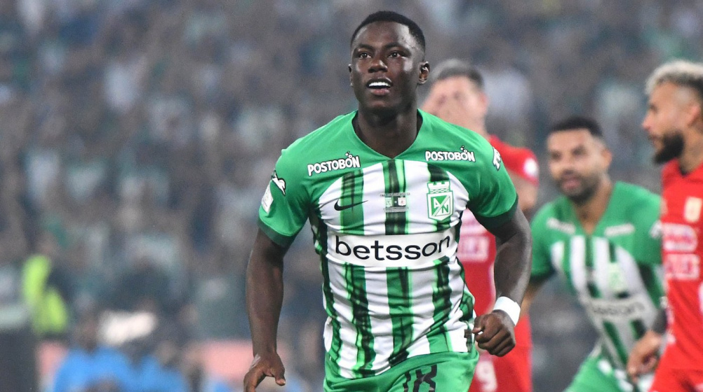 Marino Hinestroza brilla con Atlético Nacional y envía mensaje contundente