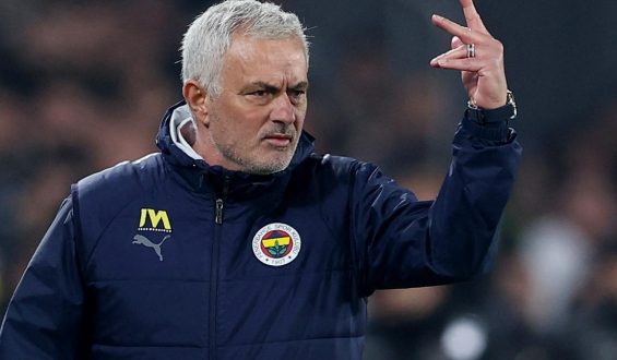 José Mourinho: nuevo capítulo de la novela de su pelea en el clásico turco